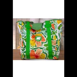 Waterseals Ultimate Beach Tote with Sand Away Lining Green Floral